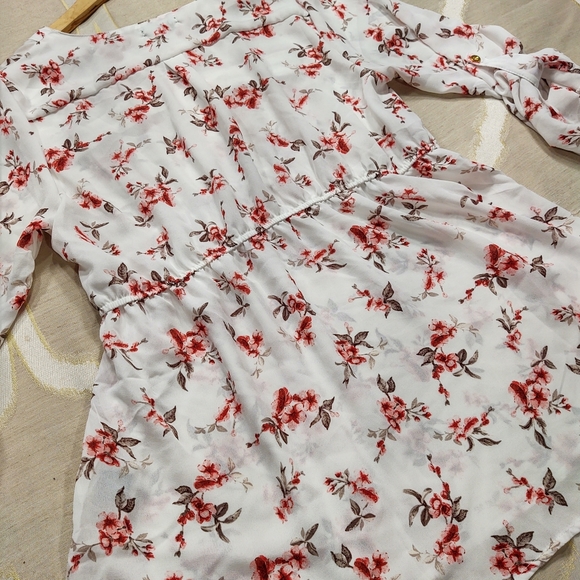 J for Justify floral blouse - Picture 9 of 9